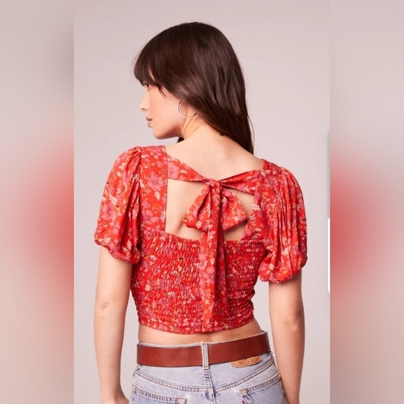 Band of The Free B.O.G. Joelle Crimson Pink Floral Smocked Crop Top Size… - Picture 11 of 13
